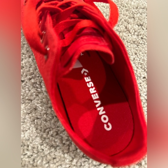 NEW- Converse Chuck Taylor All Star Lo Monochrome Sneaker - RED - Picture 2 of 4